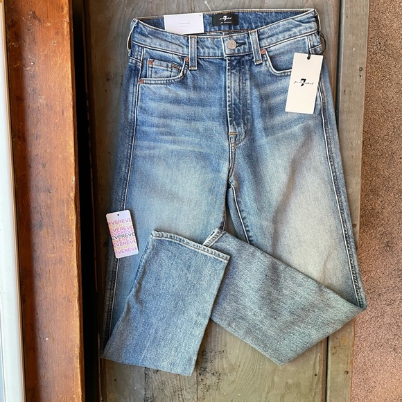 7 For All Mankind Denim - NWT 7FAM HW Cropped straight jeans | size 24